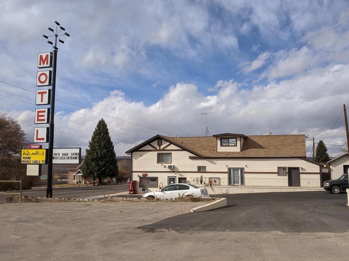 Aquarius Inn Bicknell Exterior photo