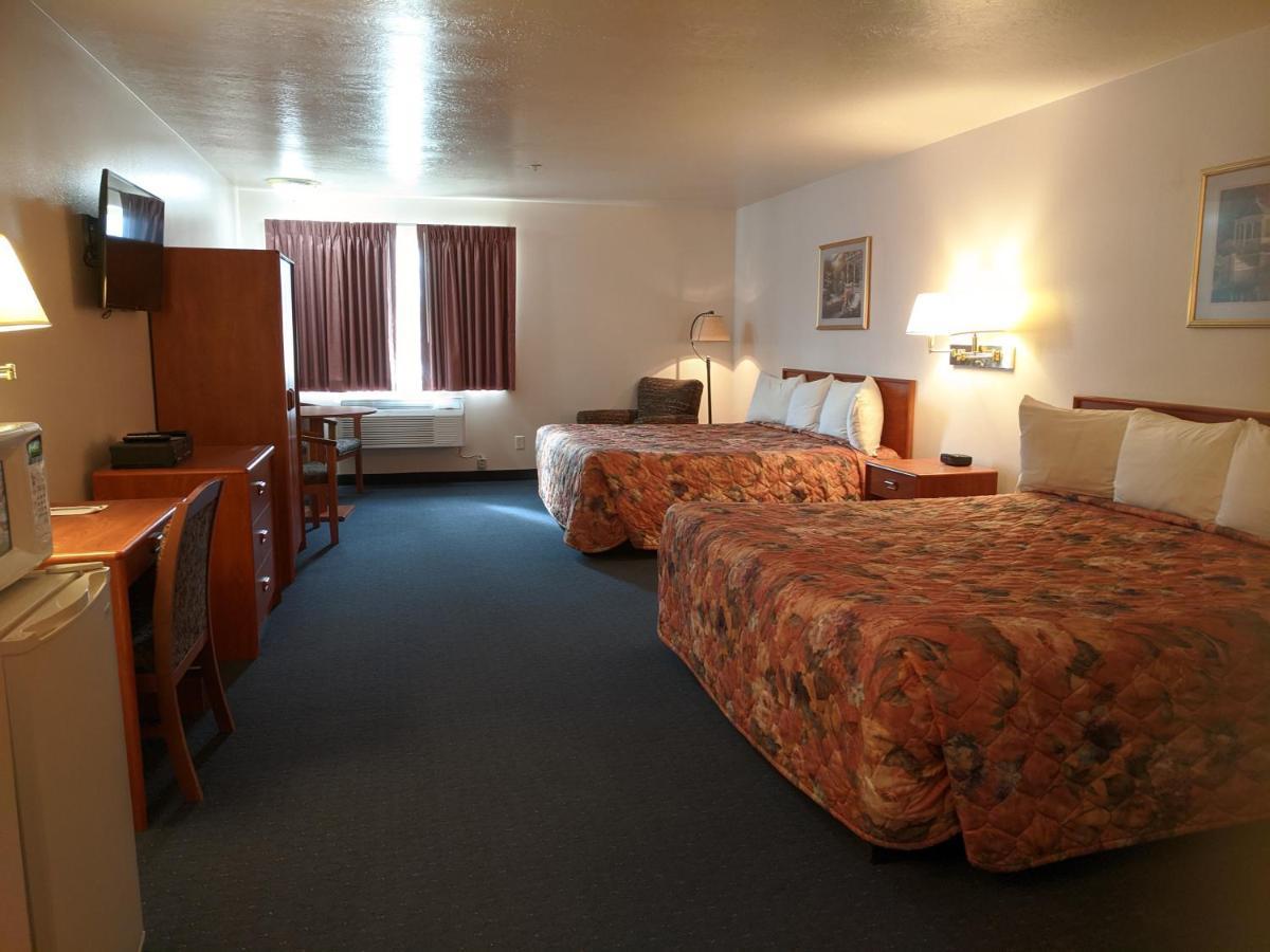Aquarius Inn Bicknell Exterior photo