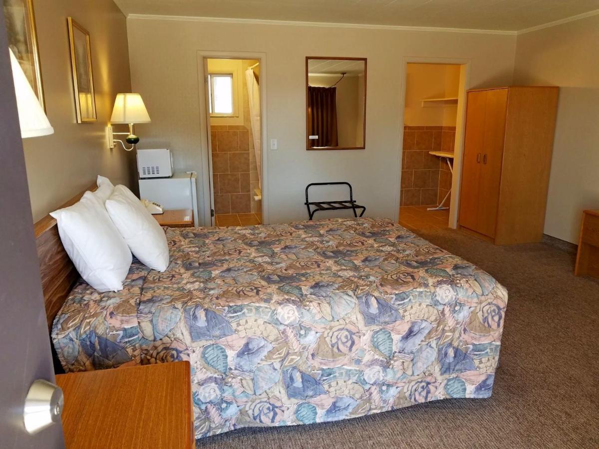 Aquarius Inn Bicknell Exterior photo