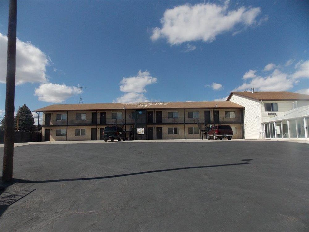 Aquarius Inn Bicknell Exterior photo